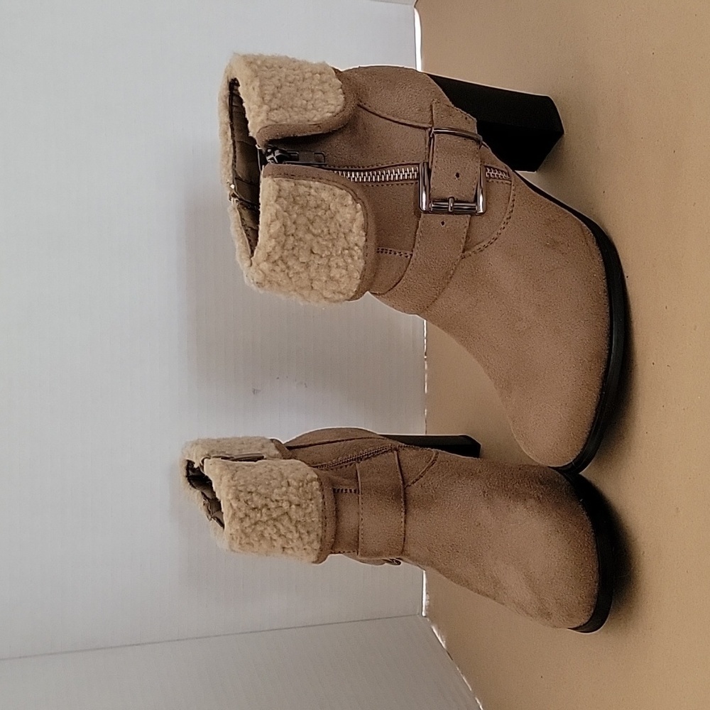 Forever Chunky Heel Ankle Boots Size 8 NWOT